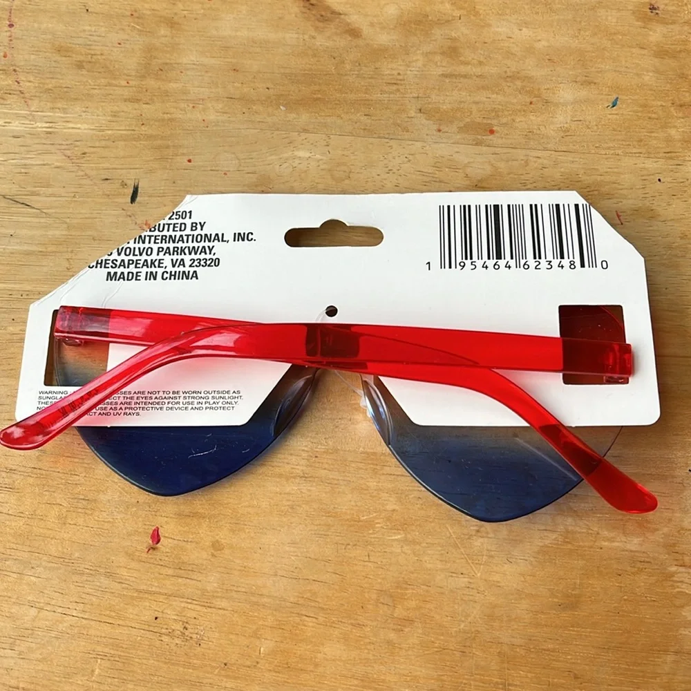 Novelty Heart Glasses - Red and Blue